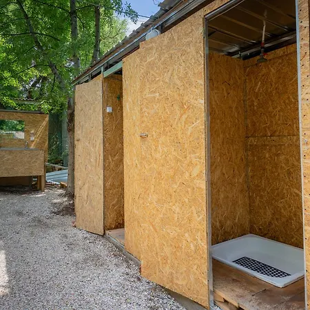 Steller & Camping Hostel *