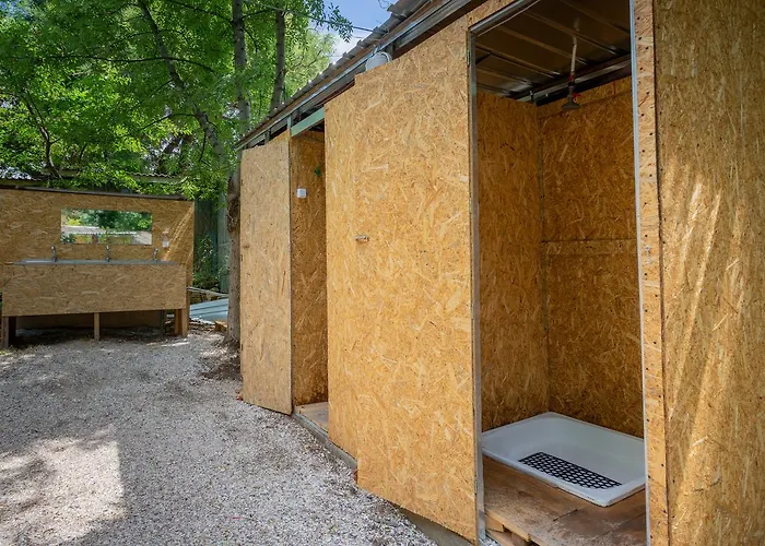 Steller & Camping Hostel *